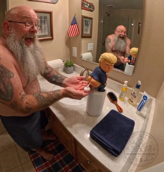 Funny Donald Trump soap dispenser Funny Donald Trump soap dispenser – image 2 of 3